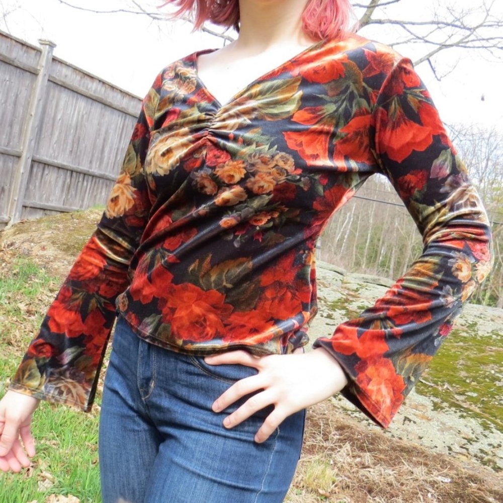 Vintage Y2K Floral Velvet top